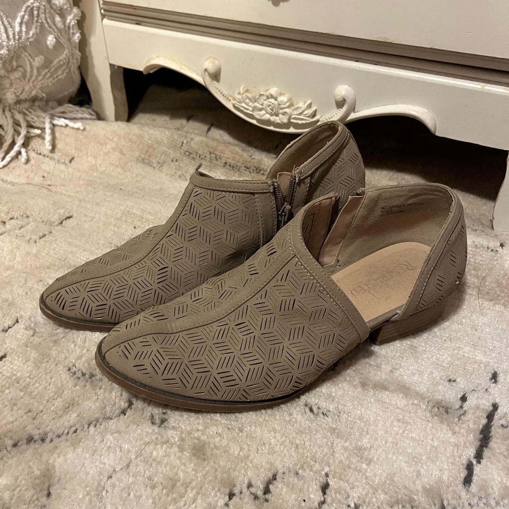 Restricted Brown Suede Flats Versatile Slip-On Loafers